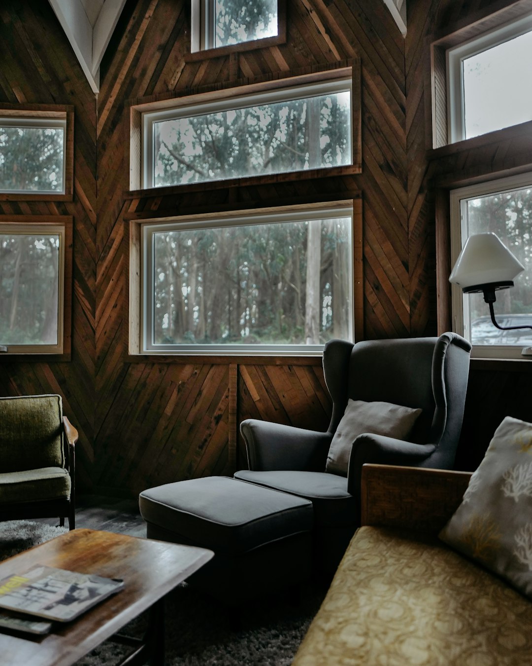 We took a trip to Eureka to explore the coast of California, and stayed in a beautiful little house called the Oyster Suite. Redwoods were just outside of it’s front door, and the walls of the home were beautifully finished in a dark wood. What a place to explore from.
